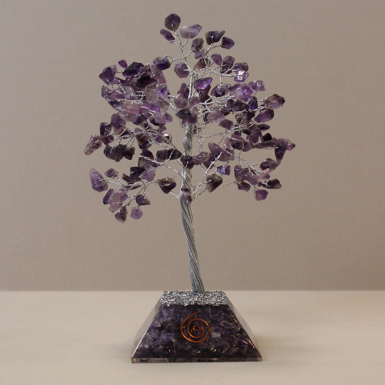 Arbre Améthyste sur Orgonite (160 pierres)